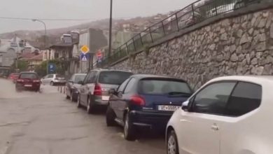 Photo of Видео: Силно невреме го зафати Велес, реки по улиците од поројниот дожд