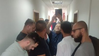 Photo of Жители од Оризари насилно влегле во просториите на ЕВН во Куманово,вработените побегнале уплашени