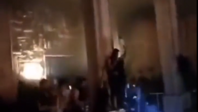 Photo of (Видео) Запалена амбасадата на Шведска во Багдад