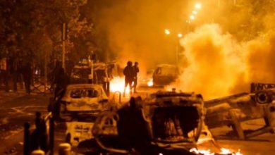 Photo of (Видео) Драматични сцени од Франција: Демонстрантите го запалија базенот што се гради за Олимписките игри, пожарот се прошири на автобуската станица