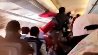 Photo of ВИДЕО: Пукна кров на авион за време на лет: Поради силни турбуленции, патниците исфрлени од седиштата, има и повредени 
