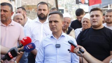 Photo of Патриотско“ шоу на Касами со патетична иконографија, оценка на новинарот Раткоцери