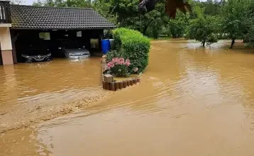 Photo of Во силно невреме во Словенија загинаа неколку лица, екстремните врнежи стигнаа и до Хрватска