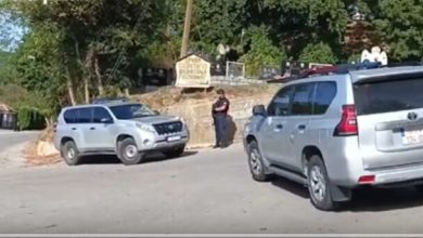 Photo of ВИДЕО: Маскирани вооружени лица со блиндирано возило влегле во манастир во селото Бањска и почнале да пукаат