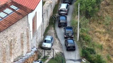 Photo of Вооружените лица го напуштиле манастирот Бањска, соопшти Рашко-призренската епархија