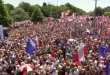 Photo of Речиси милион луѓе на протести во Варшава против владата