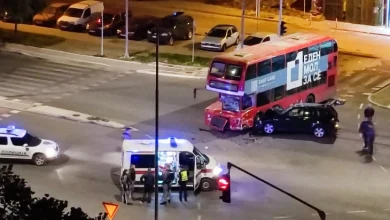 Photo of Сообраќајка ноќеска на бул. АСНОМ меѓу автобус на ЈСП и автомобил, тројца повредени,еден потешко