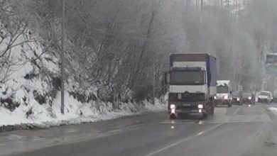 Photo of Се преврте приколка од камион на патот Валандово-Демир Капија, сообраќајот во прекин