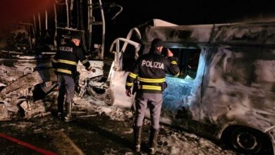 Photo of (ВИДЕО) Автобус се судри со комбе на Брза помош во тунел во Италија: има загинати и повредени