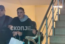 Photo of (ВИДЕО) Таткото на Вања донесен во Кривичен суд.Камерите ги искористи да испрати лајкови до јавноста