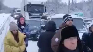 Photo of (ВИДЕО) Верижен судир на над 50 автомобили на пат покриен со снег во Русија: има загинати и повредени