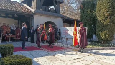Photo of Пендаровски, собраниска и владина делегација му оддадоа почит на Гоце Делчев по повод 152-годишнината од раѓањето