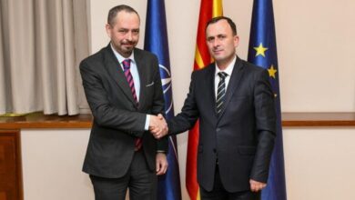 Photo of Митрески се сретна со амбасадорот на Бугарија, Ангелов: „Да се промовира позитивна реторика која може да придонесе за градење на меѓусебна доверба