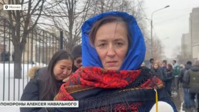 Photo of (ВО ЖИВО) Погребот на Навални се пренесува во живо – Телото на е предадено на семејството