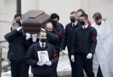 Photo of Над 100 лица се уапсени по погребот на Навални