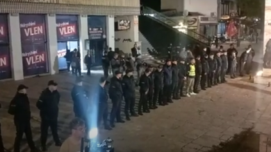 Photo of (ВИДЕО) Полициски кордон пред штабот на „Вреди“ кај Скендербег, се собираат поддржувачи на ДУИ