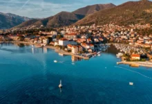 Photo of Строги забрани во Црна Гора: Казни до 1.000 евра за одење во костими за капење во пешачки зони