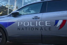 Photo of Маж нападна жена во Париз и застрела двајца полицајци откако е приведен во полициска станица