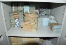 Photo of Косовската полиција во филијалите на српската Поштенска штедилница во северно Косово запленила 1,6 милиони евра и 74,7 милиони динари