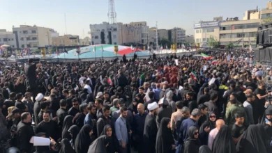 Photo of Десетици илјади Иранци на погребот на Раиси во Техеран