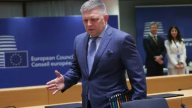 Photo of Роберт Фицо пренесен од Банска Бистрица во Братислава, ќе закрепнува дома