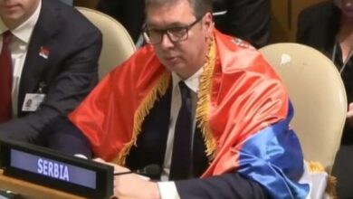 Photo of „ВРШИТЕ ТОЛКАВ ПРИТИСОК ВРЗ МАЛА ЗЕМЈА“ Што рече Вучиќ пред гласањето на Резолуцијата за Сребреница во ОН?