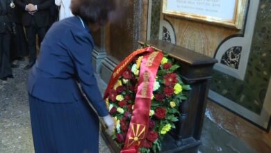 Photo of Кабинетот на председателката Силјановска без одговор за медиумите зошто венецот  на гробот на Свети Кирил е без име на државата