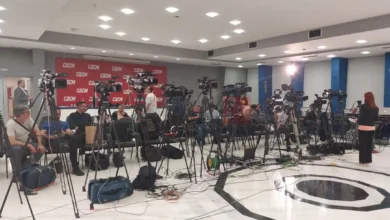 Photo of ВО ЖИВО: Дел од раководството пристигна во седиштето на СДСМ, се очекува прес – конференцијата на Ковачевски