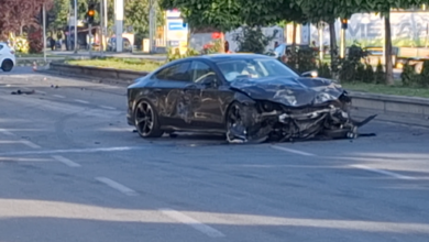 Photo of Едниот автомобил е преполовен – Страотна сообраќајна несреќа утрово кај Влае