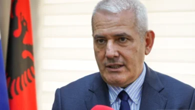 Photo of Свечља: Вучиќ ќе биде затворен ако се обиде без дозвола да влезе во Косово