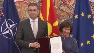 Photo of Силјановска Давкова му го врачина Мицкоски мандатот за формирање влада