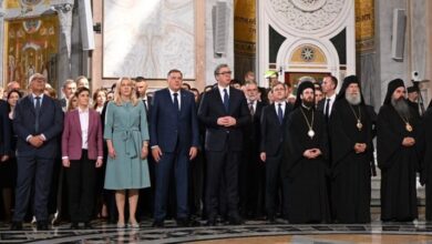 Photo of (Видео) Со голем огномет заврши сесрпскиот собир во Белград