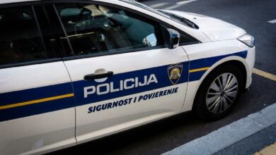 Photo of Пијан полицаец возел на автопат во спротивна насока, удрил во автомобил, побегнал …