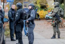 Photo of Германската полиција застрела напаѓач во навивачката зона во Хамбург