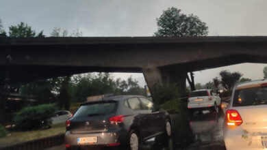 Photo of Видео: Километарска колона на влез во Скопје кај Автокоманда – причина е падната метална ограда од надвозник