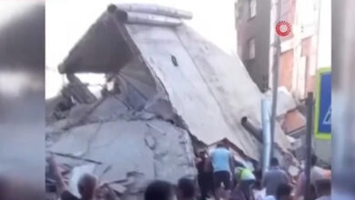 Photo of (ВИДЕО) Се урна трикатница во Истанбул – Седум повредени лица се извлечени од урнатините 