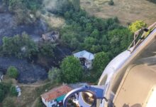 Photo of (ВИДЕО) Целосно изгаснат пожарот во Крушевско, полициските хеликоптери исфрлиле над 40 тони вода