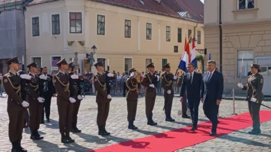 Photo of Мицкоски во прва официјална посета на Хрватска, пречекан од Андреј Пленковиќ со највисоки почести