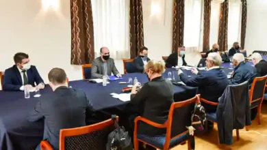 Photo of Историската комисија меѓу чеканот и наковалната