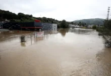 Photo of (Вознемирувачка фотографија) Брачна двојка од Јабланица загуби осум члена од семејството, самите ги пронашле телата