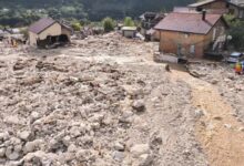 Photo of ВИДЕО: Спасување на луѓето од поплавените куќи во БиХ