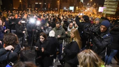 Photo of Протест пред обвинителството во Нови Сад: Граѓаните бараат ослободување на активистите