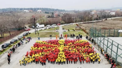 Photo of Во Бутел над 1200 ученици го формираа најголемото македонско знаме