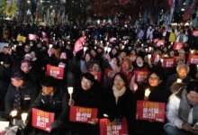 Photo of Илјадници Јужнокорејци на протести против претседателот Јун Сук-јеол со барање за негова оставка