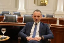 Photo of Фетаи, вицепремиерот за „добро владеење“ дојде,ни покажа владеење  од кафеана  со скапи мениа , испотроши наши пари и си замина