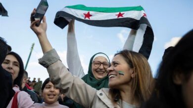 Photo of ВИДЕО репортажа на BBC: Сиријците го слават падот на Асад. Но, дел се преплашени