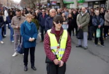 Photo of Нови Сад: Автомобил влета во протест и удри двајца лекари