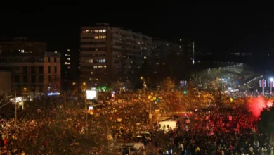 Photo of Студентите во Нови Сад велат дека ќе останат на улиците и на мостовите додека правдата не биде задоволена