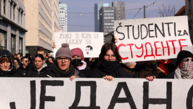 Photo of (ФОТО + ВИДЕО) Протест во Љубљана: Граѓани бараат извинување од градоначалникот што го поддржи Вучиќ