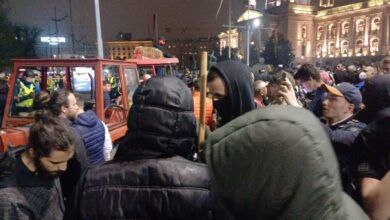 Photo of Според српската полицијата, на денешните протести во Белград имало околу 107.000